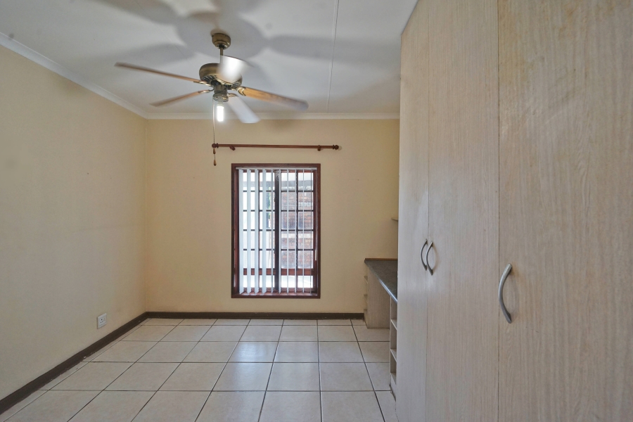 4 Bedroom Property for Sale in Cove Rock Eastern Cape